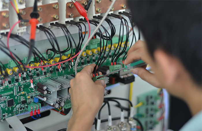 模擬用（yòng）電工作環境