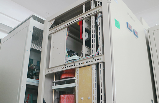 旁路穩壓櫃櫃體結構